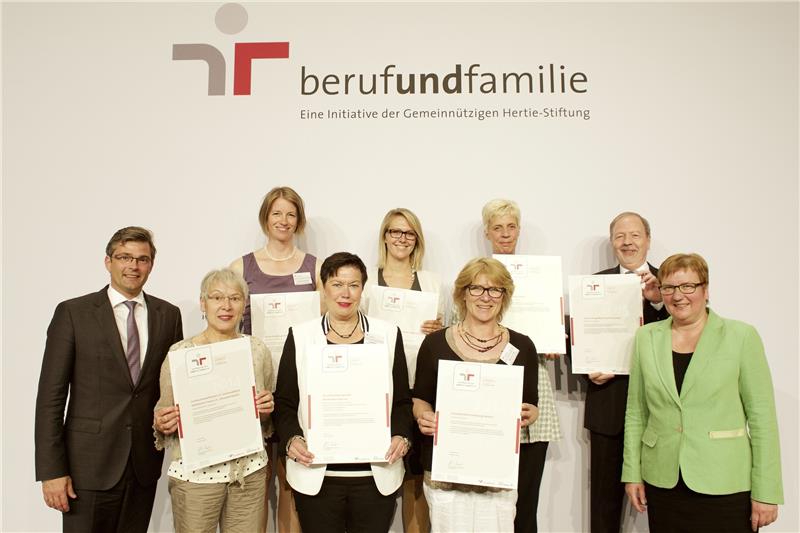 Verleihung Zertifikat audit berufundfamilie