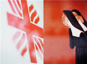 Ein zweigeteiltes Bild: Auf der linken Seite sieht man ein angeschrägtes Flammenkreuz auf weißem Grund, auf der rechten Seite sind zwei gemalte Nonnen auf rotem Grund.