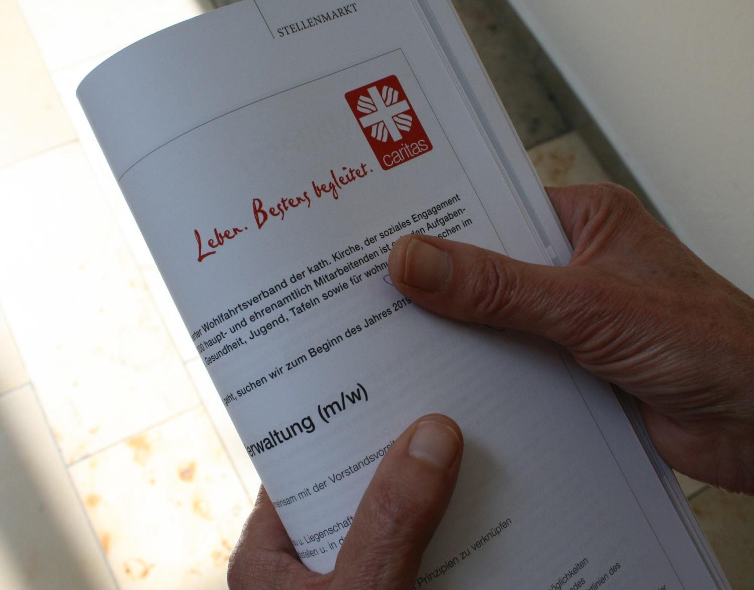 Eine Stellenausschreibung der Caritas.