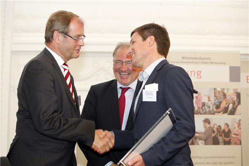 Wolfgang Tripp gratuliert Dirk Zedler