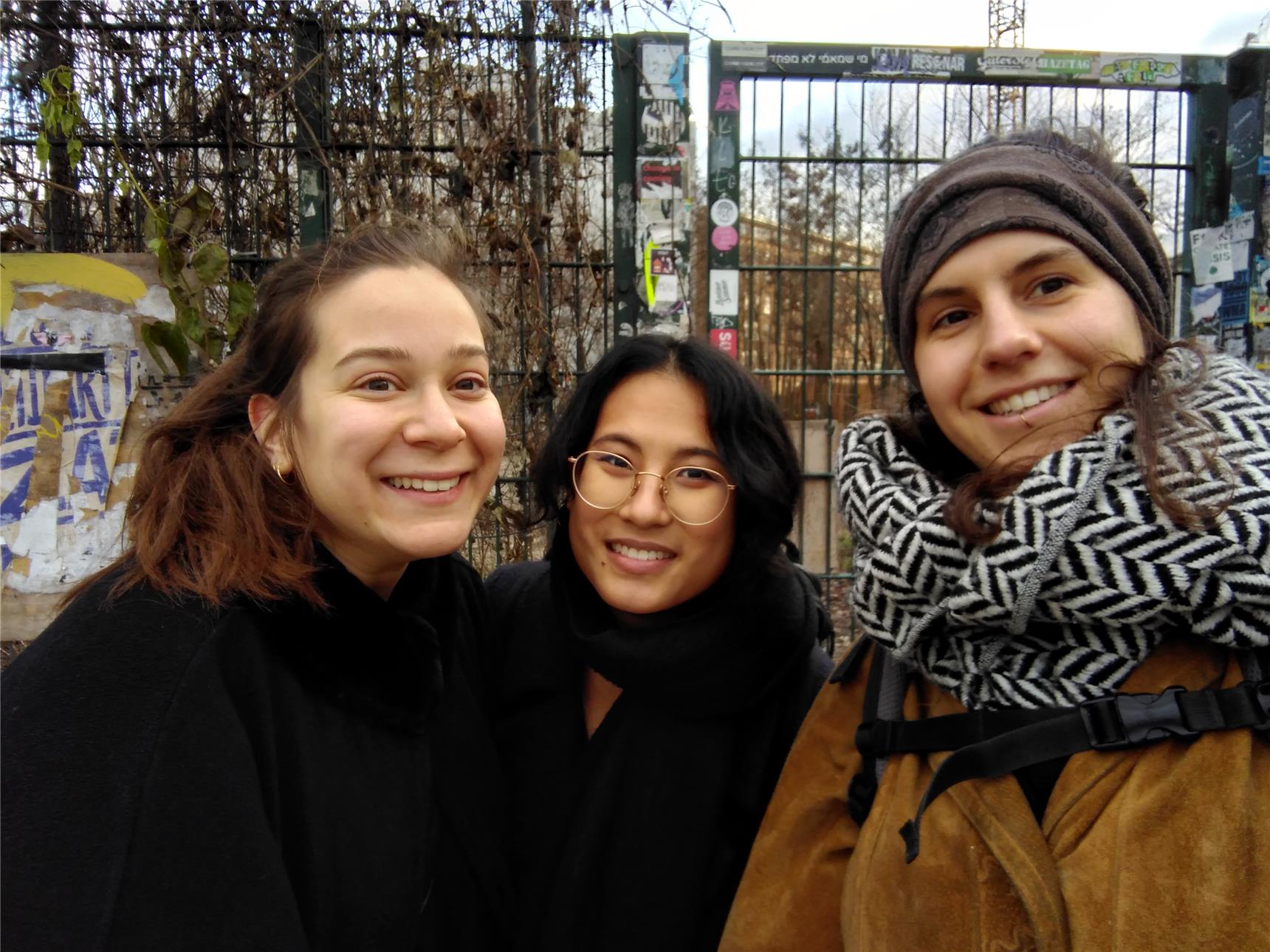 Melis Günay, Sissy Nguyen, Julia Finkenzeller im Gruppenbild
