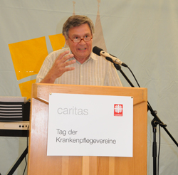 Festredner an Caritas-Vortragspult