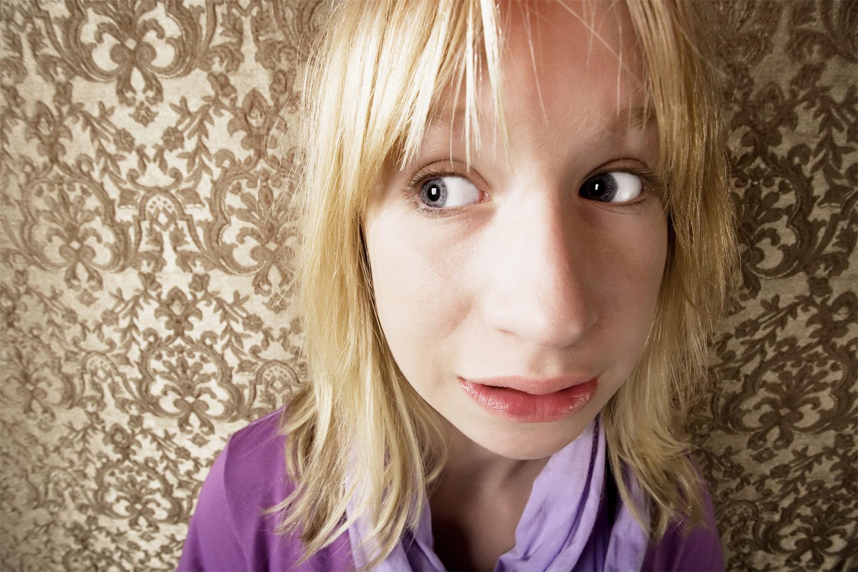 Verängstigtes Mädchen