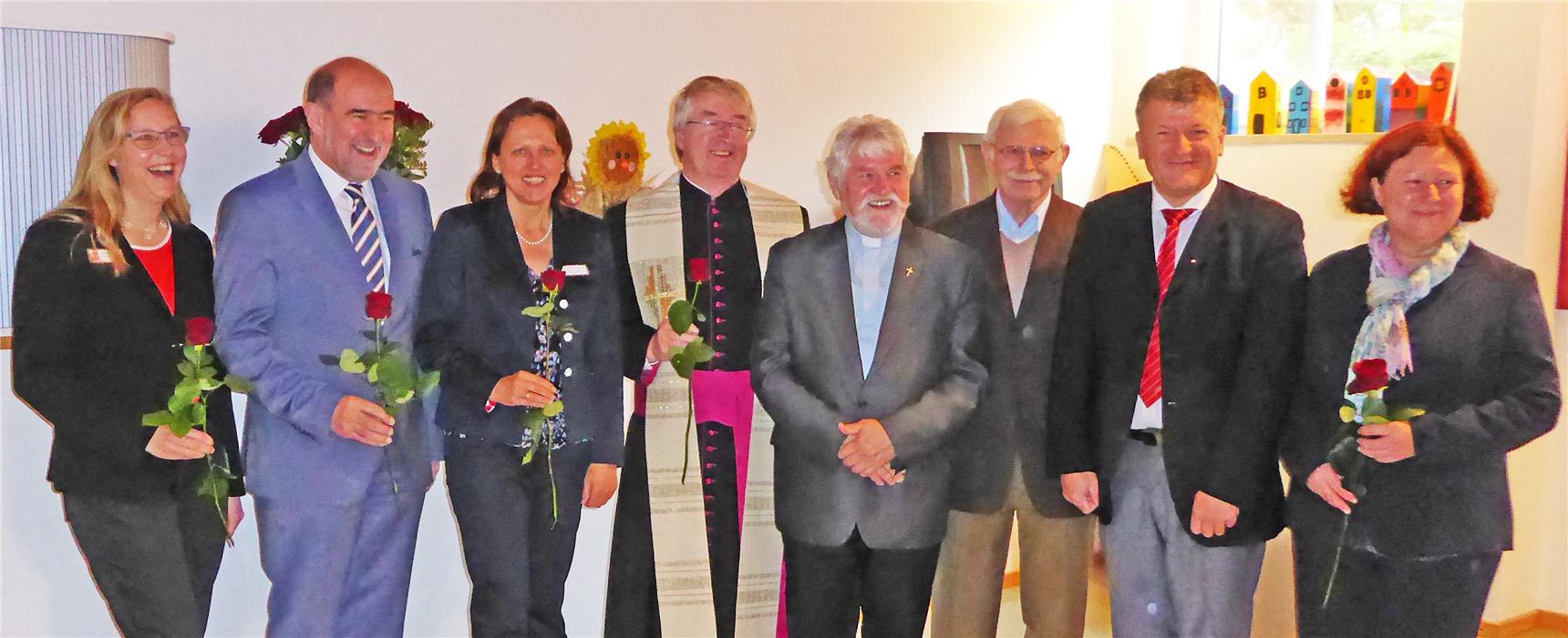 Verantwortliche bei Eröffnung von zweiter Tagespflege Neumarkt