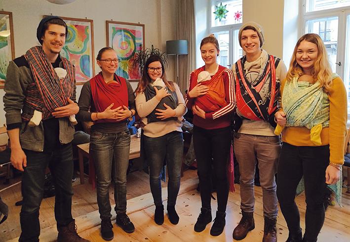 Freiwillige entdecken: So ein Baby kann selbst nach kurzer Zeit ganz schön schwer werden