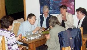 Im Gespräch tauschten sich die Teilnehmerinnen über ihre Erfahrungen in der Demenzbetreuung aus.