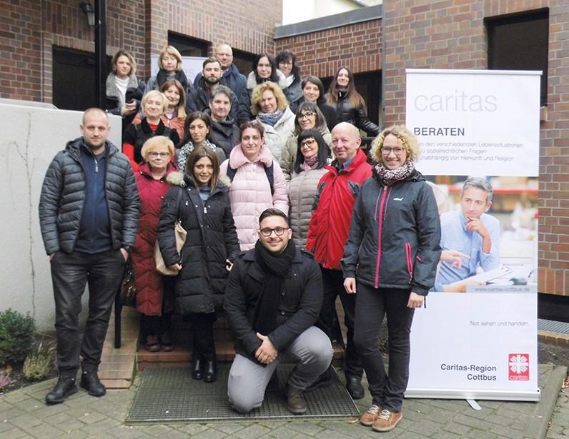 Gruppenfoto Internationaler Autausch der Straffälligenhilfe in Cottbus