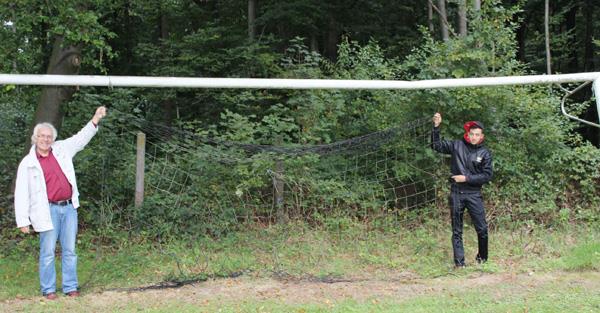 Ein kuputtes Tornnetz: bescheidene Trainingsverhältnisse